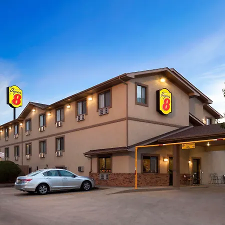 Super 8 By Wyndham Macon Motel